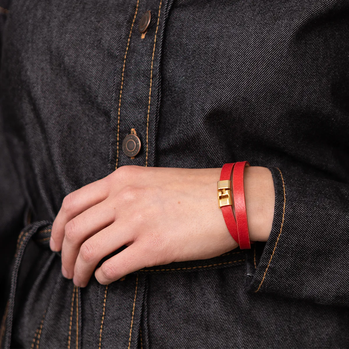 Czerwona Bransoletka Basic złota